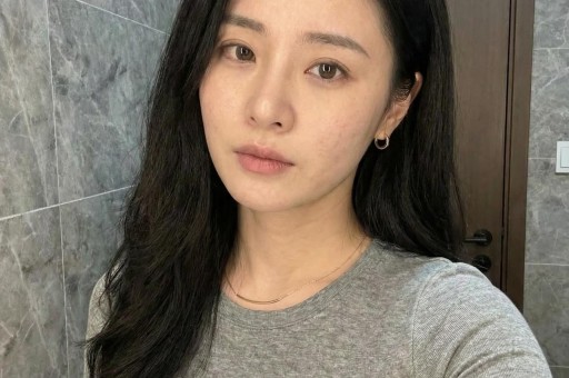 陪玩陪睡仅是皮毛！继手伸进裤子后又一女星自曝55岁都不放过