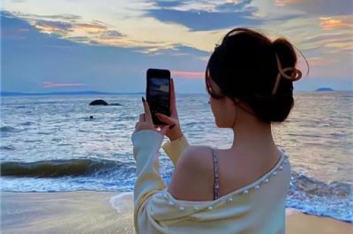 一天3个瓜！女星被大佬操控、顶流恋情曝光杨颖被牵连 个个大瓜